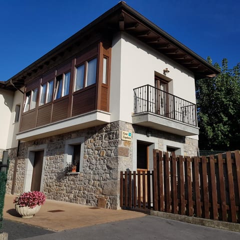 Casa Emeterio House in Cangas de Onís