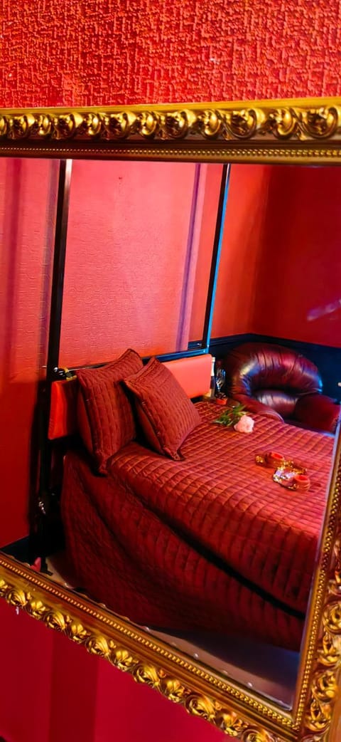 RED ROOM Liftmeup for Kinky adventurous couples Bed and Breakfast in Rochdale