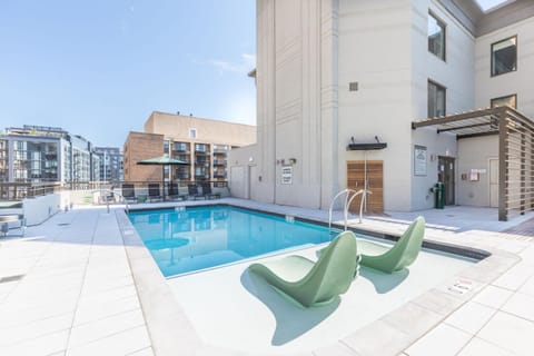 Pool view, Swimming pool, sunbed