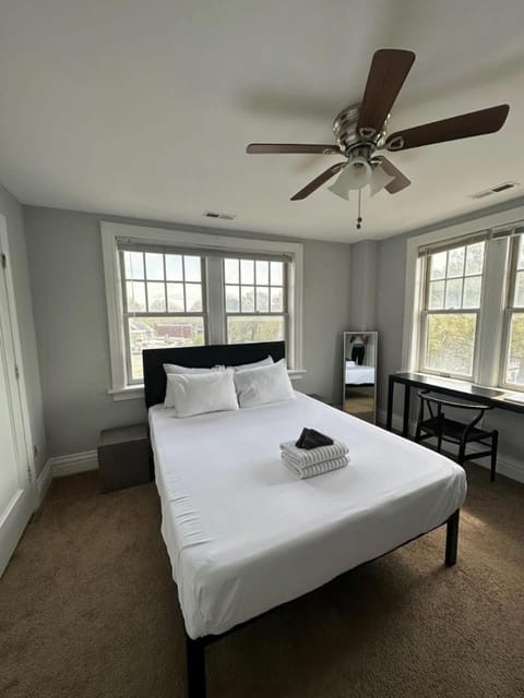 Cozy 1BR with W&D and Parking near BJH STL Zoo Apartment in Saint Louis