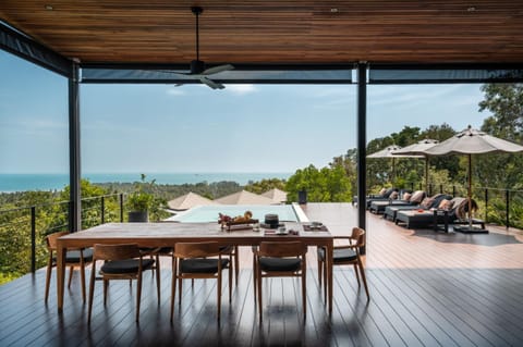 Dining area, Pool view, Sea view, Swimming pool