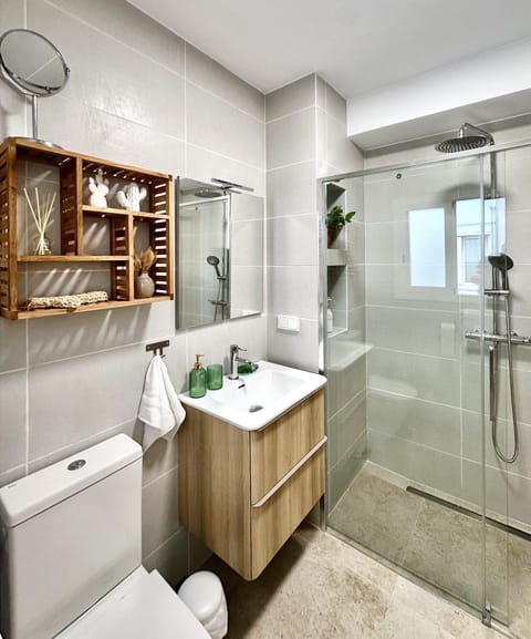 Shower, Toilet, Bathroom