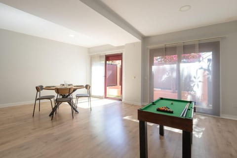 Billiard, Dining area