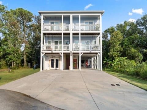 The Trading Post Duplex Apartment in Carolina Beach