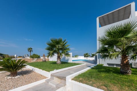 Lilu Villa 2 with Private Pool Villa in Tigaki