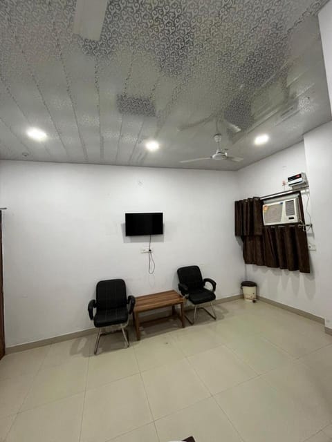 Hotel Moon Residency Satya Niketan- Couple Friendly Hotel in New Delhi