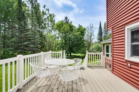 Duluth Lake House - Walk to Beach and Boat Ramp! House in Duluth