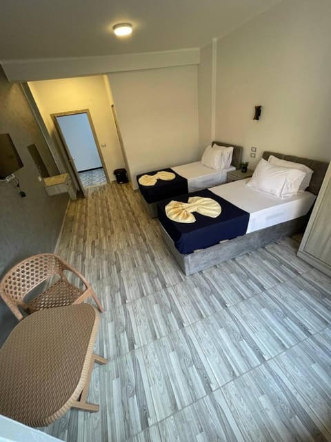 Bed, Photo of the whole room, Seating area, Bedroom, towels