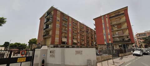 Property building, Day, Neighbourhood, Street view, Location