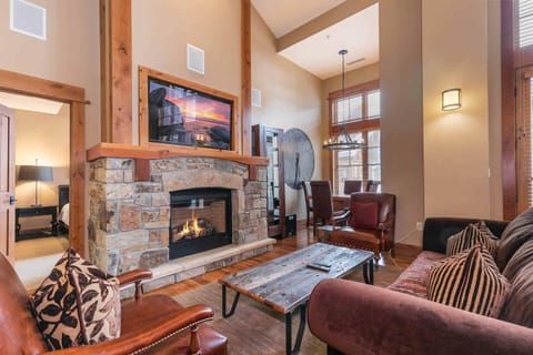 Catamount Lodge 408 by East West Hospitality Apartment in Northstar Drive