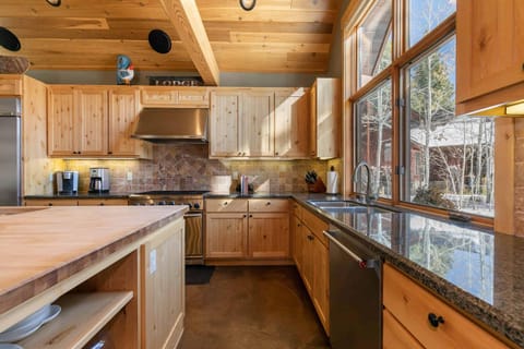 Fairway Drive 13466 by East West Hospitality Apartment in Truckee