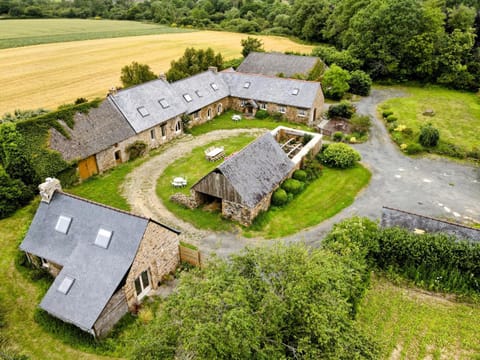 Property building, Day, Natural landscape, Bird's eye view, Garden, Garden view