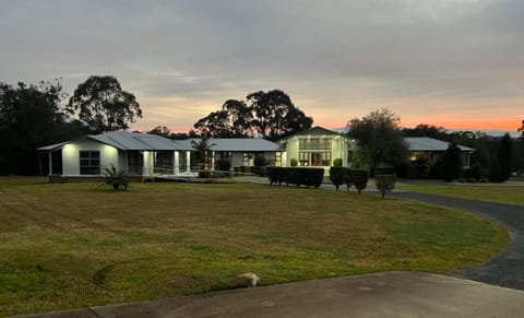 Lake Macquarie Manor Nature lodge in Cooranbong