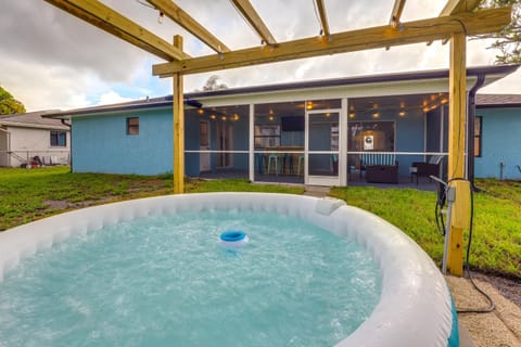 Beachy Port St Lucie Home with Hot Tub and Fire Pit! House in Port Saint Lucie