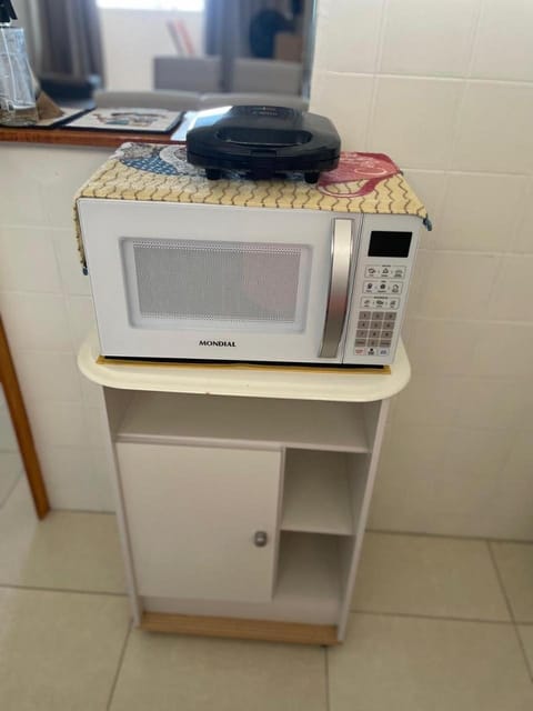 Kitchen or kitchenette, oven