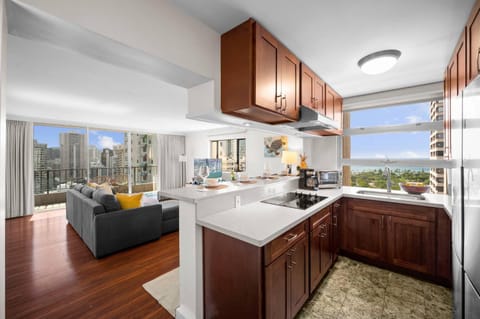 Kitchen or kitchenette, Dining area, City view, stove