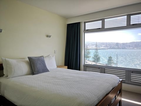 Oriental Bay Waterfront with 180 Views Apartment in Wellington