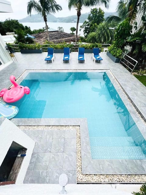 Pool view, Swimming pool, sunbed