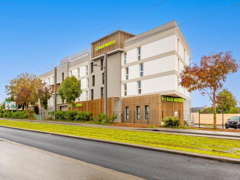 Property building, Street view