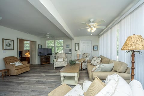 Scenic Folly Retreat by Sweet Escape Stays House in Folly Beach