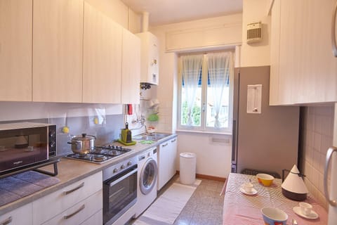 Kitchen or kitchenette, oven, stove