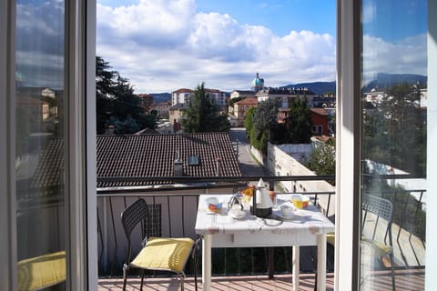 View (from property/room), Balcony/Terrace