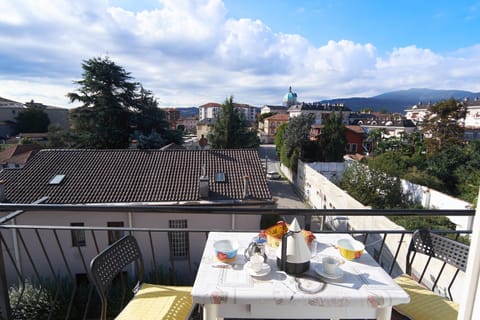 Balcony/Terrace, City view