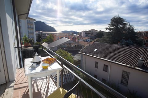 Property building, Balcony/Terrace, City view