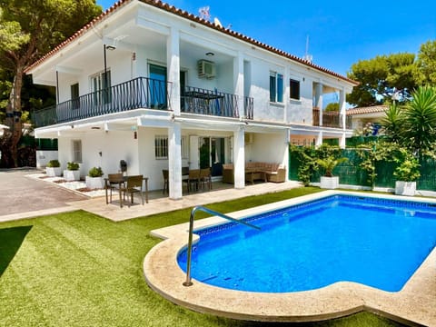 Property building, Patio, Garden, Garden view, Pool view, Swimming pool