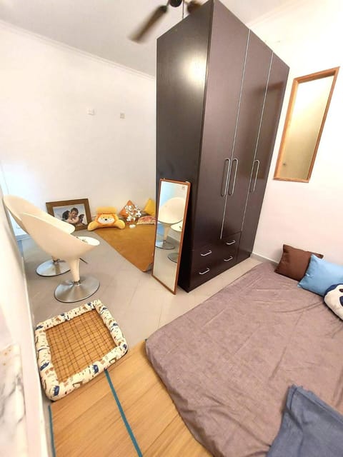 5 Minutes from MTR Full kitchen and toilet with Elevator Apartment in Hong Kong