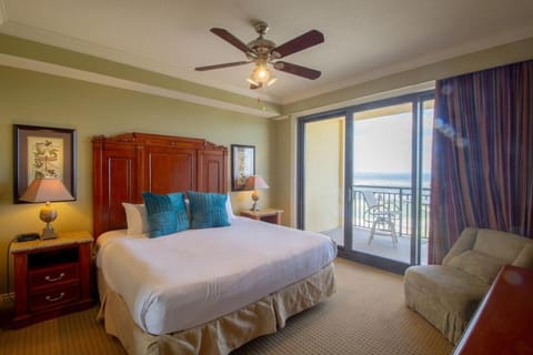 Charming Harborwalk Vacation Rental Apartment in Okaloosa Island