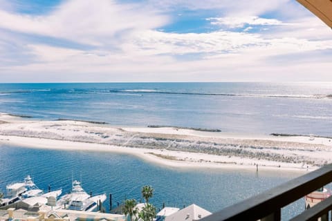 Two Bedroom Vacation Rental House in Okaloosa Island