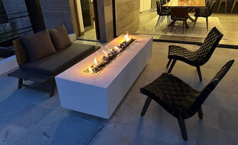 Seating area, fireplace