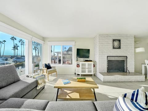 506 E Oceanfront A & B House in Balboa Peninsula