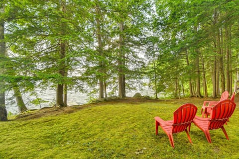 Private Dock on Messalonskee Lake Cozy Cottage! Maison in Sidney