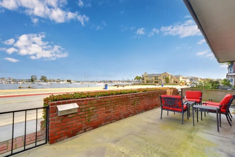 925 W Bay Ave House in Balboa Peninsula