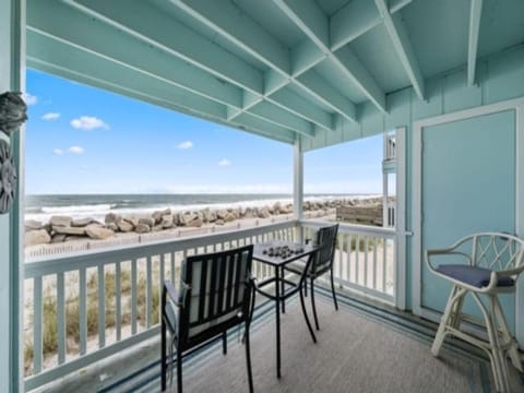 Beach Bliss condo Villa in Carolina Beach