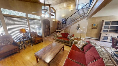 River Ritz - Pet Friendly - WiFi - Near the Ski Area - Fireplace - On the River - Washer - Dryer - House in Red River