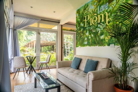 Living room, Seating area, Dining area, Garden view