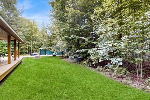 Indian Road Retreat House in Burt Lake