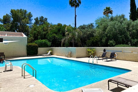 The Adobe Hideaway House in Catalina Foothills