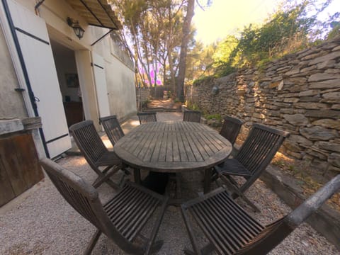 Patio, Dining area