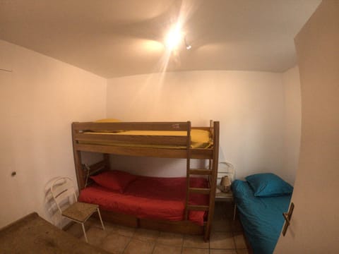 Bedroom, bunk bed