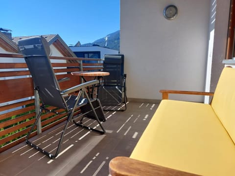 Balcony/Terrace, Mountain view, Quiet street view