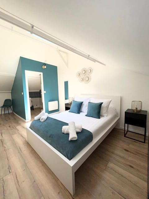 Bed, Bedroom
