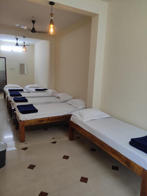 Nest Inn Service Rooms Auberge de jeunesse in Chikmagalur