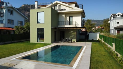 Property building, Day, Natural landscape, Mountain view, Pool view, Swimming pool