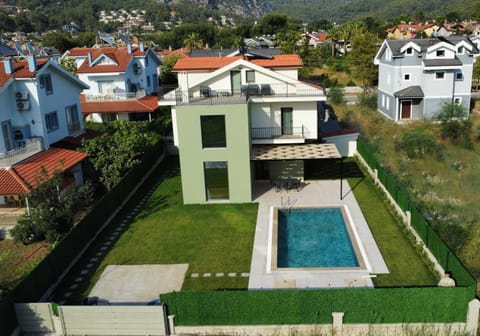 Property building, Day, Neighbourhood, Garden, Garden, Garden view, Pool view, Street view, Swimming pool