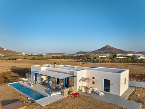 Blue and Green in Luxury Villa in Paros, Greece