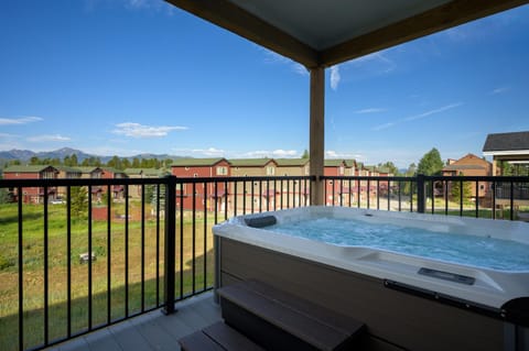 Patio, Day, Natural landscape, Hot Tub, View (from property/room), Balcony/Terrace